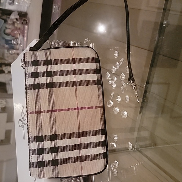 Burberry Wristlet Clutch. Burberry Plaid W/ Black Trim. Gorgous! BN. - Picture 2 of 8